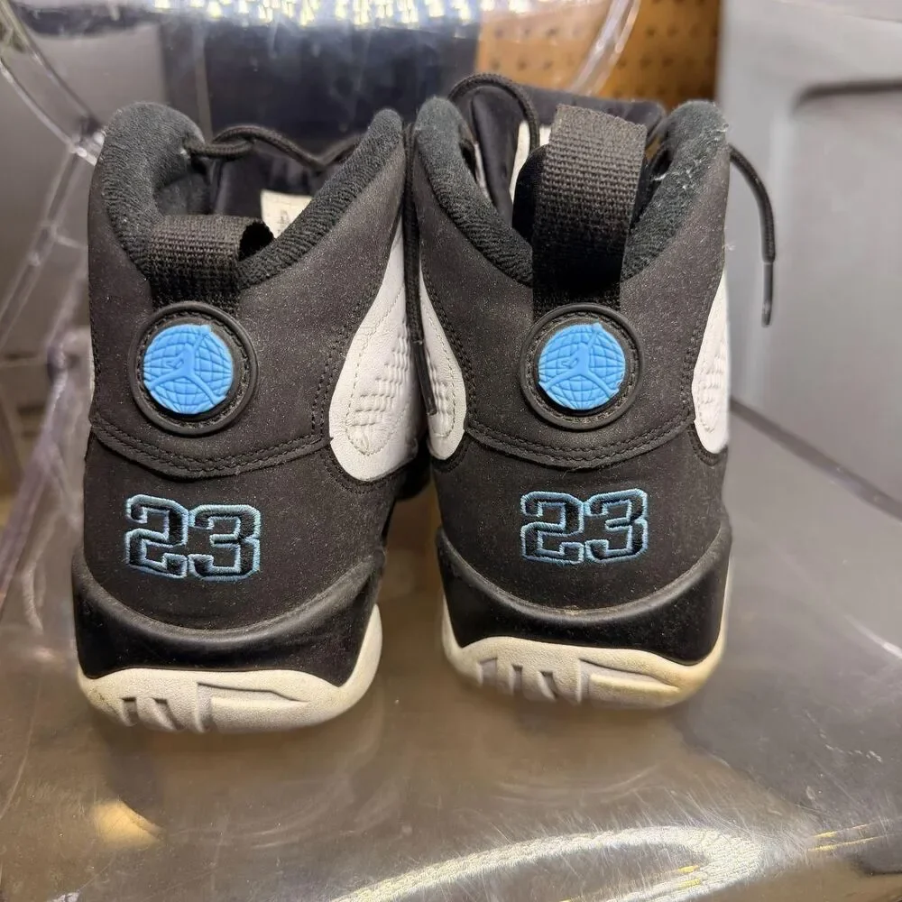 Jordan Men's White and Blue Trainers